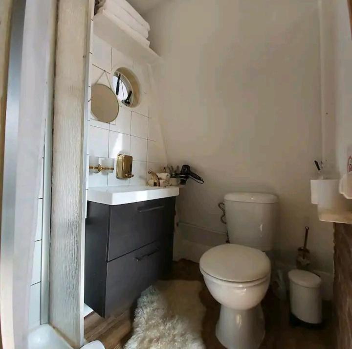 Tiny House In The City Prague Exterior photo