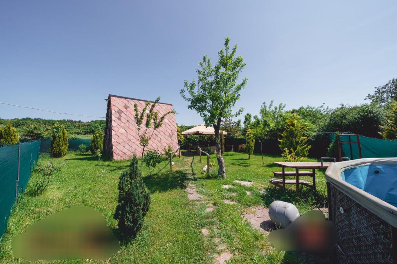 Tiny House In The City Prague Exterior photo